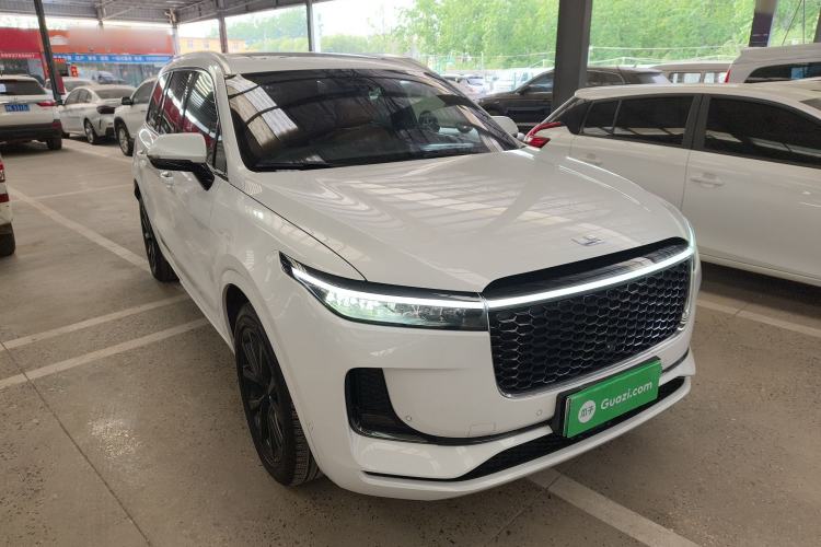 Used Li Auto ONE 2021 Extended-Range 6-Seater Version Front Right 45 Deg