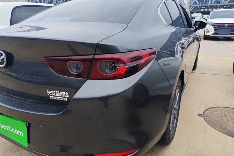 Used Mazda 3 Axela 2022 2.0L Automatic Zhiqing Edition Exterior 3