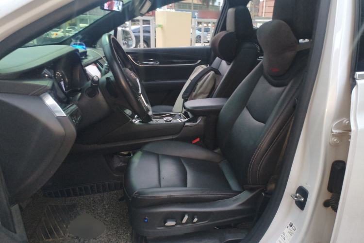 Used Cadillac XT5 2021 28T Luxury Model Left Front Seat