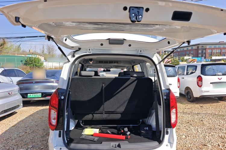 Used Wuling Hongguang New Energy 2025 Extended-Range Hybrid 50KM Comfort Version Trunk