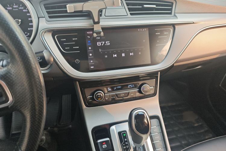 Used Geely Auto Emgrand GL 2018 1.4T DCT Elite Smart Connectivity Version Audio And AC Panel