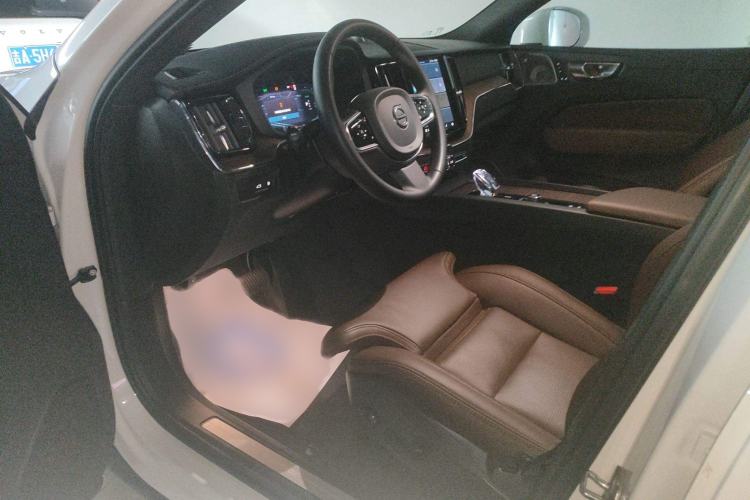 Used Volvo XC60 New Energy 2024 T8 Plug-in Hybrid Long-Range All-Wheel Drive Smart Luxury Edition