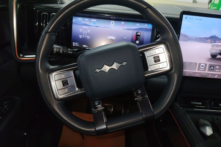 Used Formula Leopard 5 2023 Navigator Edition
