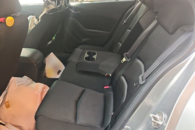 Used Mazda 3 Axela 2016 Hatchback 1.5L Automatic Comfort Model
