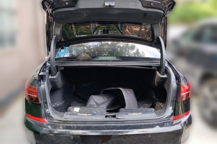 Used Volkswagen Passat 2019 280TSI Business Edition China VI Trunk