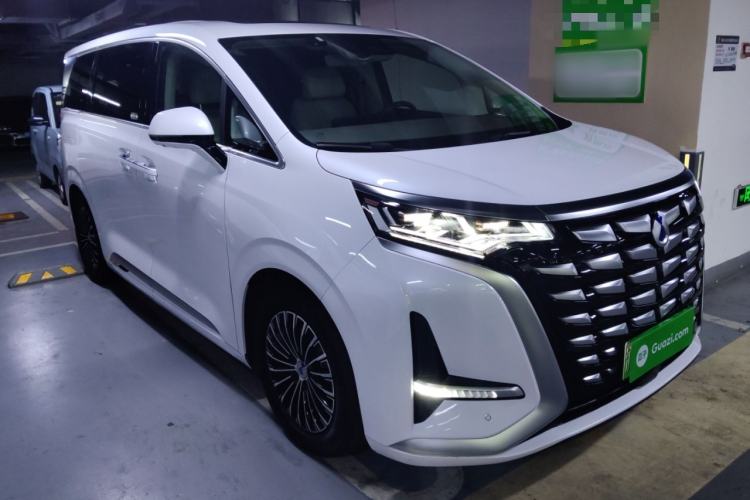 Used Denza D9 2023 DM-i 965 Luxury Model