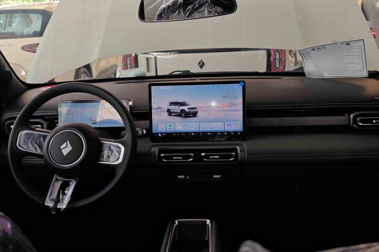 Used Baojun Spark EUV 2025 Flagship Edition 5 Seats Center Console