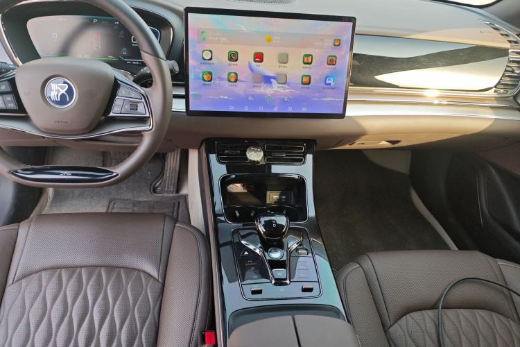 Used BYD Han 2022 EV Genesis Edition 715KM Front-Wheel-Drive Prestige Model
