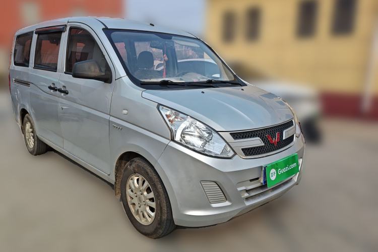 Used Wuling Rongguang V 2018 1.5L Practical Version Front Right 45 Deg