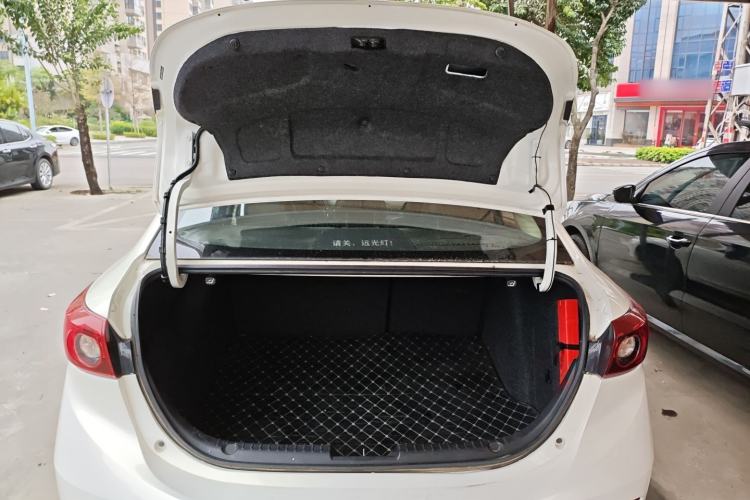 Used Mazda Mazda 3 Axela 2016 Sedan 1.5L Automatic Comfort Model
