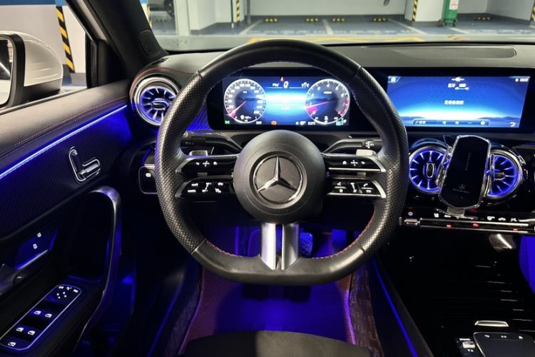 Used Mercedes-Benz A-Class 2022 Revised Version A 200 L Sport Sedan Fashionable Style Interior 2