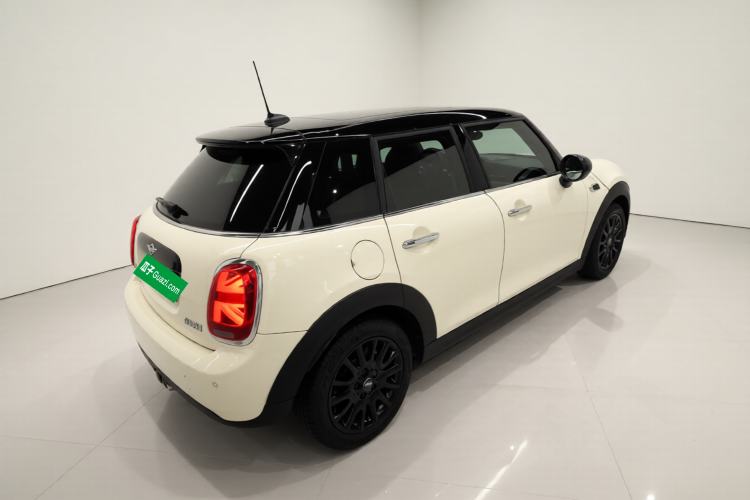Used MINI MINI 2021 1.5T COOPER Classic Edition Five-Door Version

