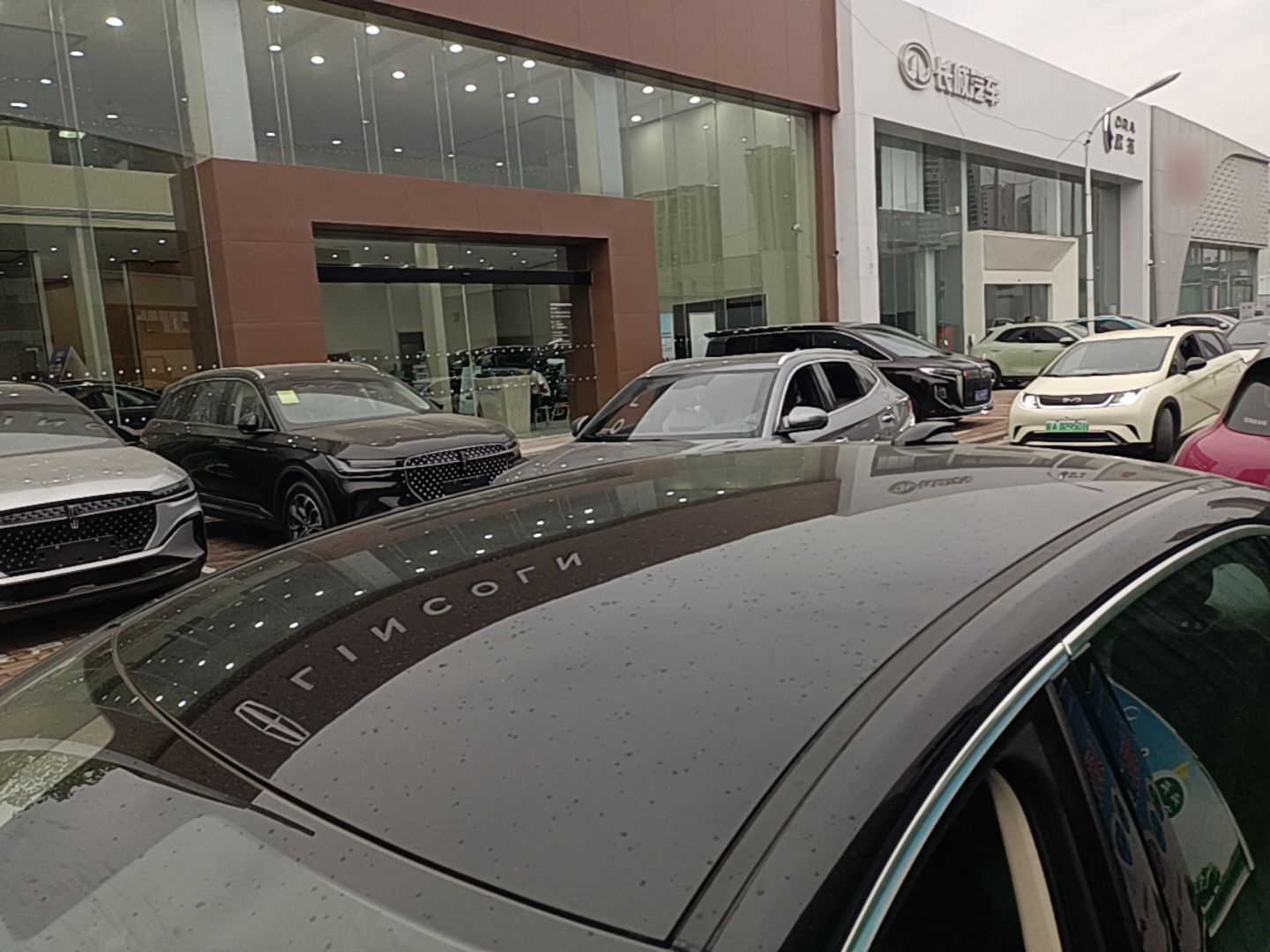 Hongqi E-QM5 2023 Base Travel Edition — снимка 7