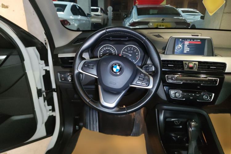 Used BMW X1 2016 sDrive18Li Fashion Model Steering Wheel