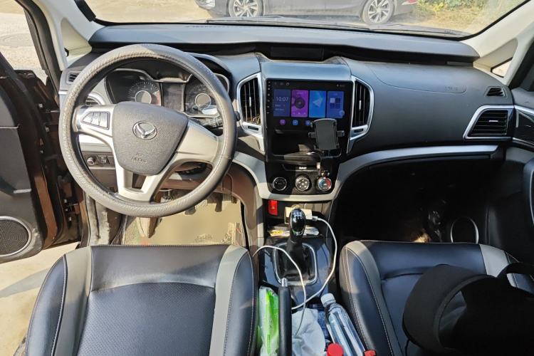 Used HYOSOW H3 2015 1.5L manual luxury version Center Console