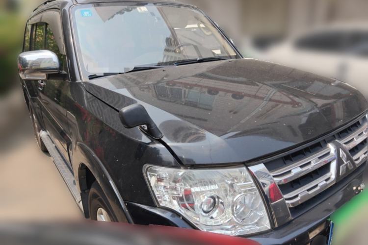 Used Mitsubishi Pajero 2014 3.0L Elite Edition Front Right 45 Deg