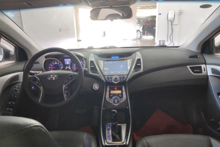 Used Hyundai Elantra (5th Generation / Langdong) 2015 1.6L Automatic Luxury Model Center Console