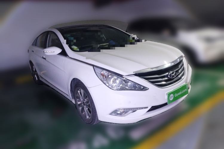 Used Hyundai Sonata 2014 2.0L Automatic Luxury Edition Front Right 45 Deg