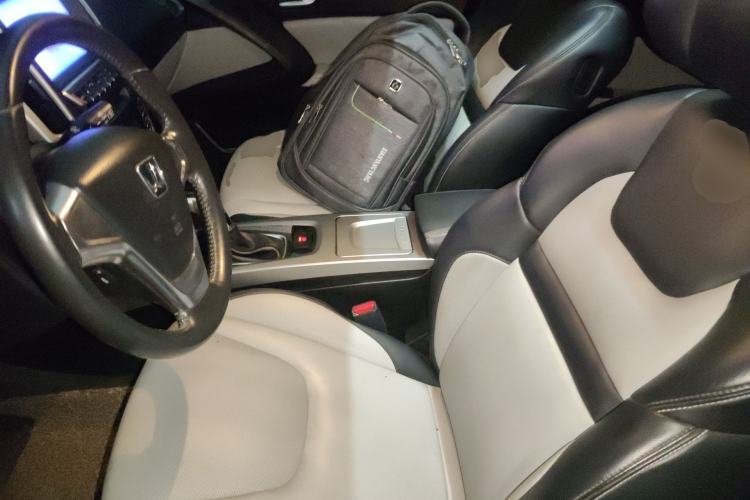 Used Luxgen U6 SUV 2014 1.8T Fashion Edition Left Front Seat