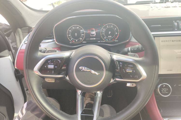 Used Jaguar F-PACE 2024 P250 R-Dynamic SE Steering Wheel