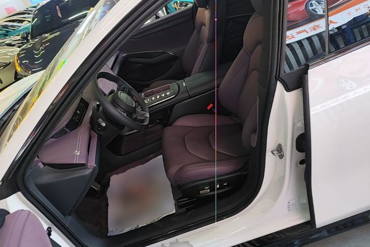 Used Xiaomi Auto SU7 2024 Four-Wheel Drive Ultra-Long Range Advanced Intelligent Driving Max Edition

