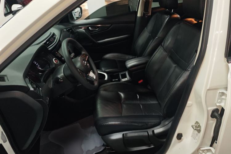 Used Nissan X-Trail 2017 2.0L CVT 7-Seater Comfort Edition 2WD Left Front Seat