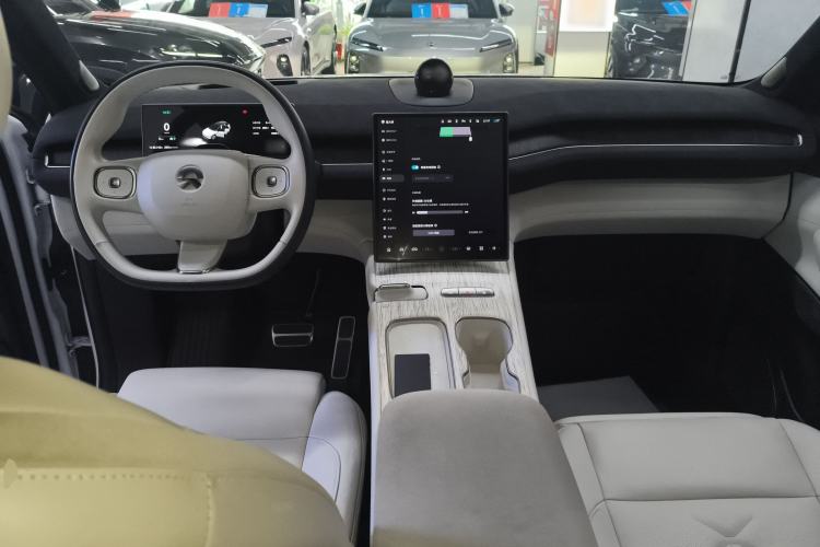 Used Nio ES7 2022 75 kWh Center Console