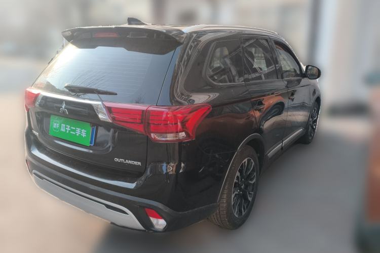 Used Mitsubishi Outlander 2019 2.0L Two-Wheel Drive Comfort Edition 7 Seats China V Emission Standard