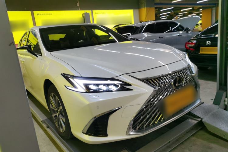 Used Lexus ES 2025 200 Premium Edition
