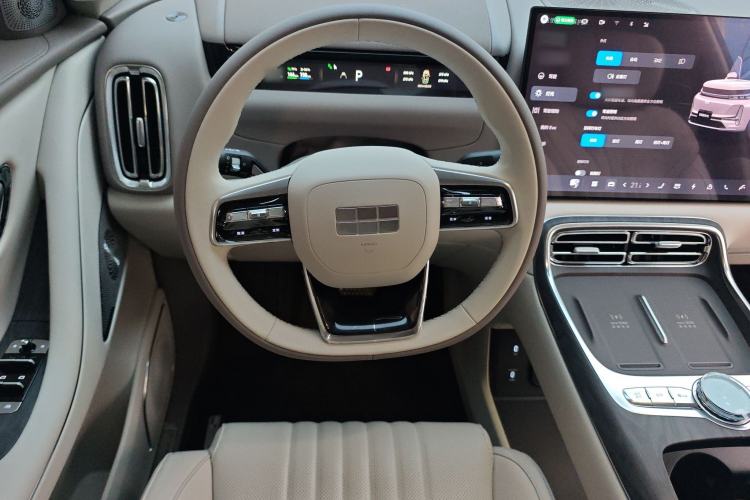 Used Geely Galaxy Galaxy M9 2025 Model 210km Four-Wheel-Drive Leading Edition