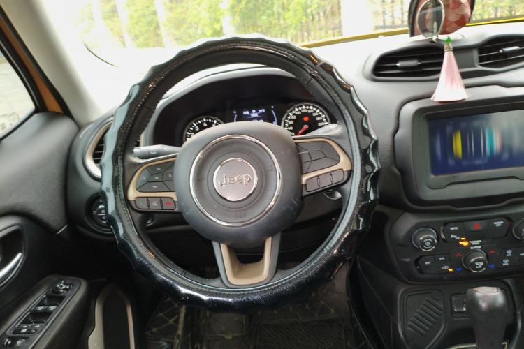 Used Jeep Renegade 2018 Connected Large Screen Version 180T Automatic High-Energy Edition
