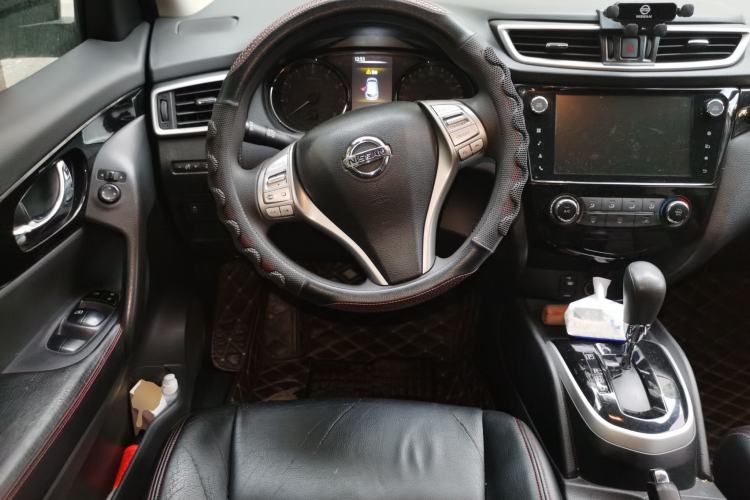 Used Nissan Qashqai 2016 2.0L CVT Elite Edition Steering Wheel