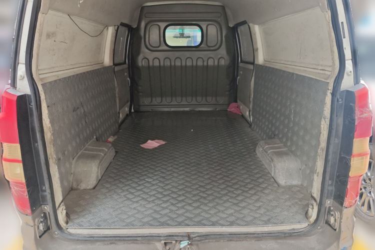 Used Jinbei New Hiace S 2018 1.5L Wealth Edition Van DLCG14 Trunk