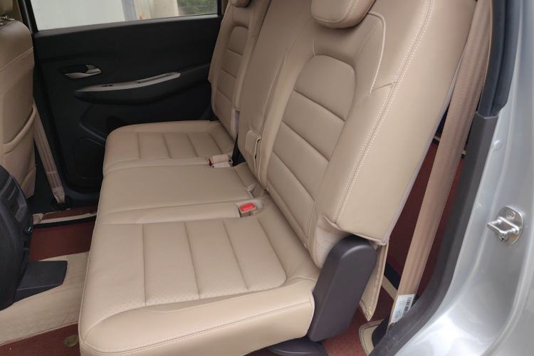 Used Wuling Hongguang 2019 1.5L S Comfort Edition China VI LAR
