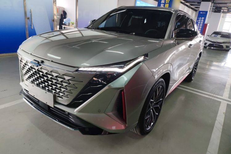 Used CHANGAN OSHAN Z6 2023 Blue Whale 2.0T Automatic Zhiyuan Model