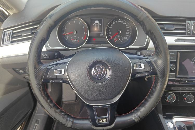 Used Volkswagen Magotan 2017 330TSI DSG Leading Model
