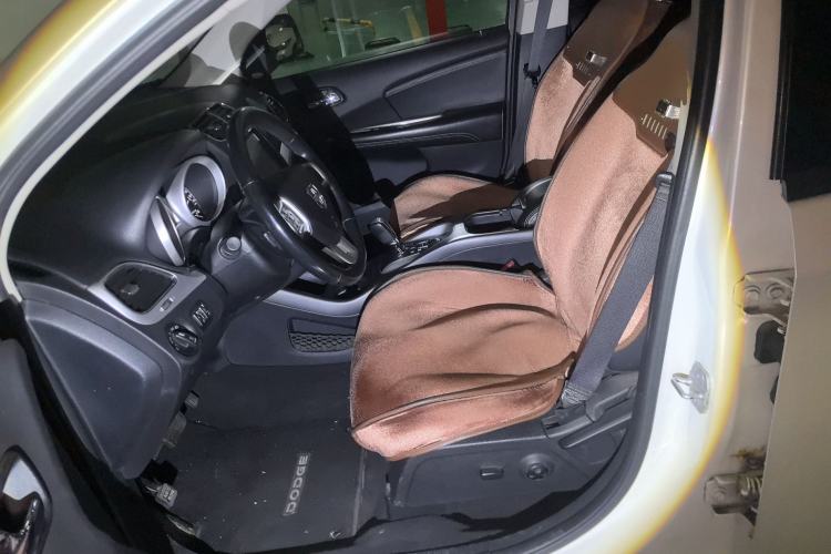 Used Dodge Journey 2013 2.4L Two-Wheel Drive Luxury Version