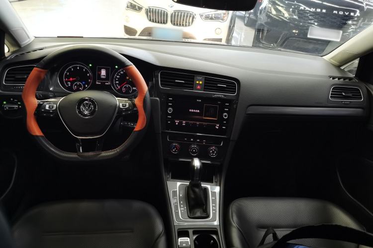 Used Volkswagen Golf 2019 1.8TSI Travel Edition
