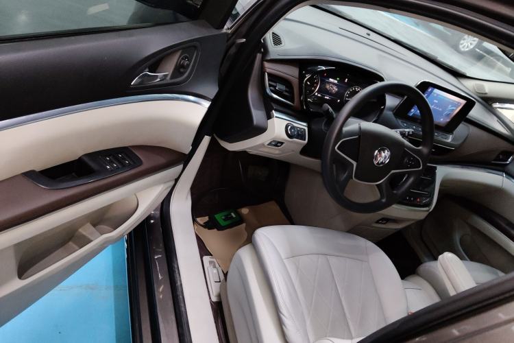 Used Buick GL8 2023 Land Executive Class Comfort Model
