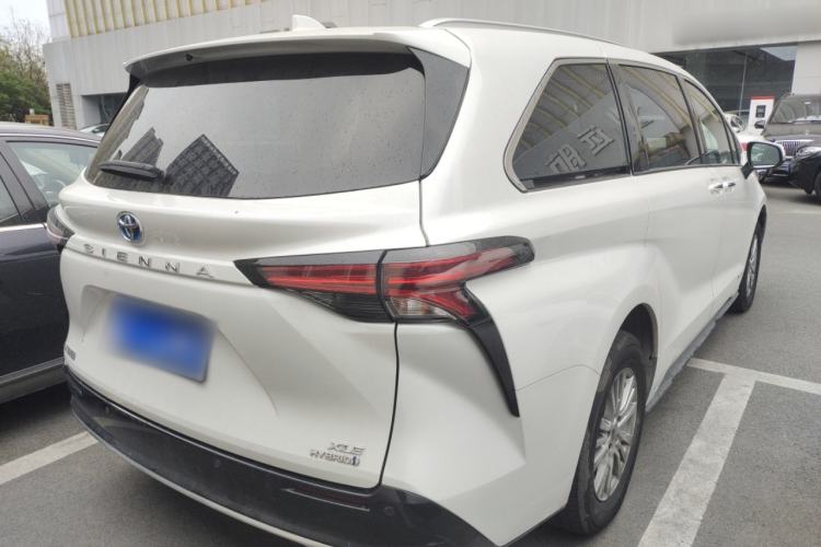 Used Toyota SIENNA 2023 2.5L Hybrid Luxury Edition Rear Right 45 Deg