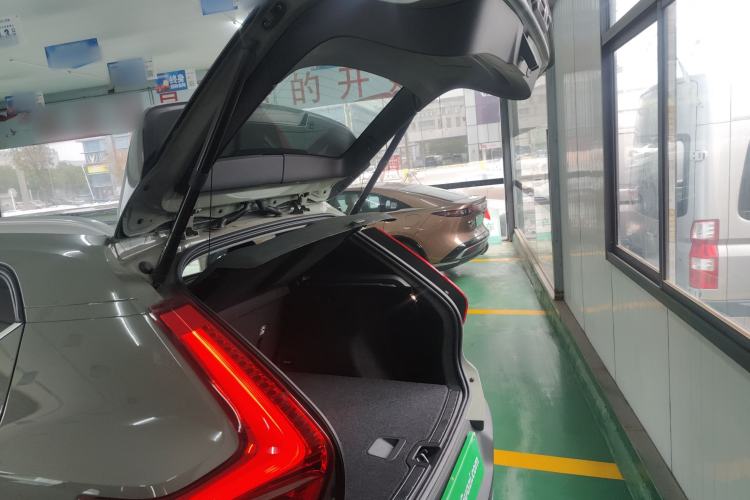 Used Volvo XC40 2024 B4 4x4 Smart Luxury Edition