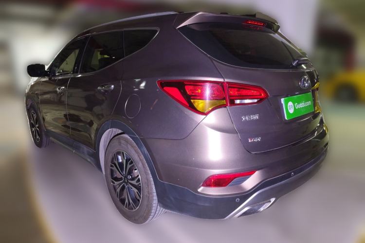 Used Hyundai Santa Fe 2017 2.0T Automatic All-Wheel Drive Smart 7-Seater Rear Left 45 Deg