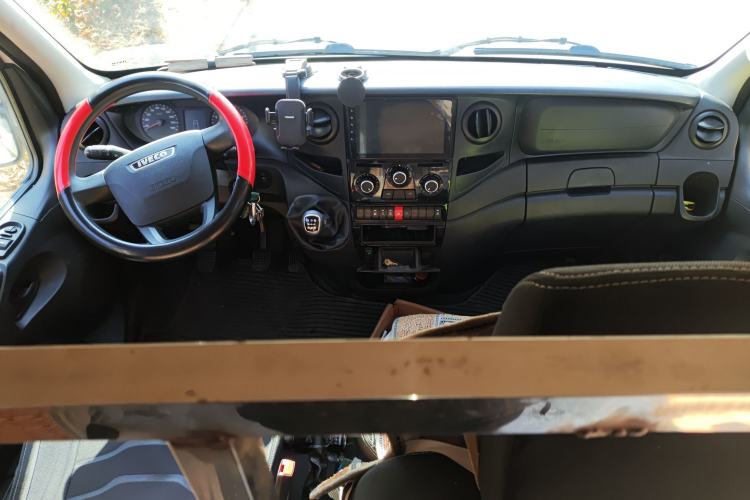 Used Iveco Eurocargo 2021 2.0T Manual Super Rui Long Wheelbase Short Overhang High Roof Side-Sliding Door F1A