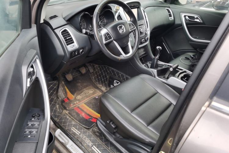 Used JMC Yusheng S350 2013 2.0T Manual Two-Wheel Drive Gasoline Luxury Edition 5 Seats
