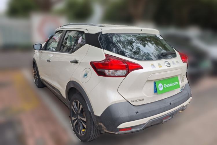 Used Nissan Kicks 2018 1.5L CVT Smart Connect Luxury Edition
