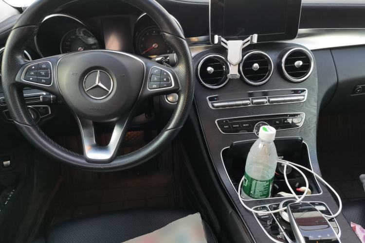 Used Mercedes-Benz C-Class 2017 Facelift C 200 L Sport Edition Center Console