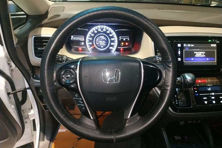 Used Honda Odyssey 2015 Revised 2.4L Luxury Edition
