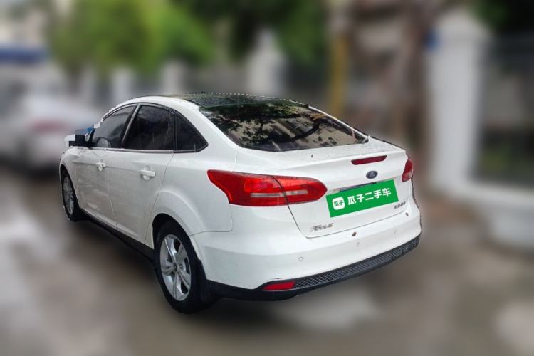 Used Ford Focus 2015 Sedan 1.6L Manual Comfort Model
