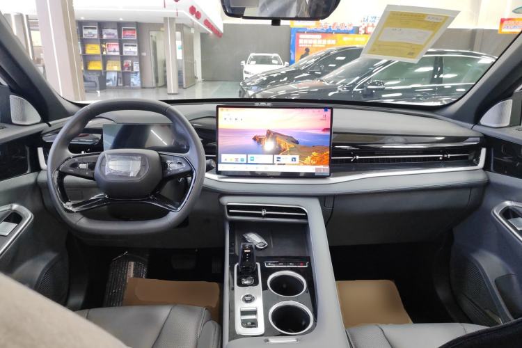 Used Geely Auto Emgrand X7 Sport 2026 Model 1.5TD Aspirational Center Console