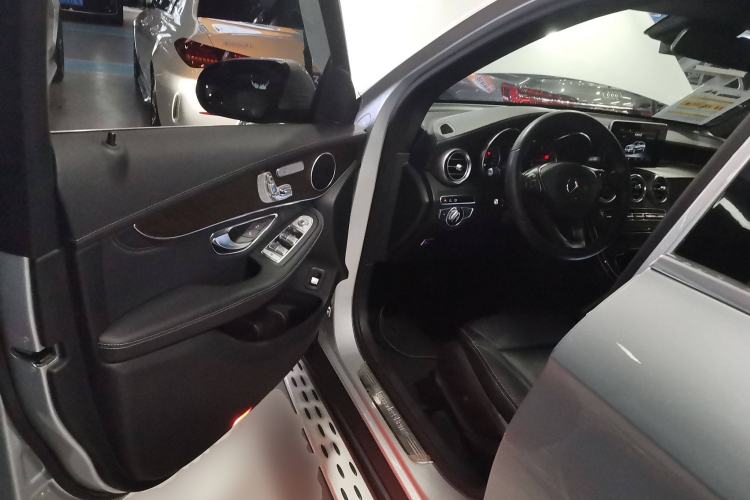 Used Mercedes-Benz GLC 2016 GLC 300 4MATIC Dynamic Model
